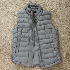 Gap Grey Puffer Vest Small
